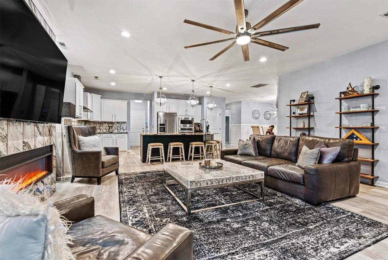 7809 Creek Park Dr., Denver, NC 28037