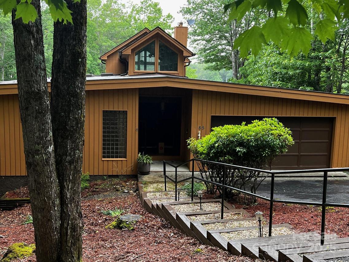 85 Kassahola Dr., Brevard, NC 28712