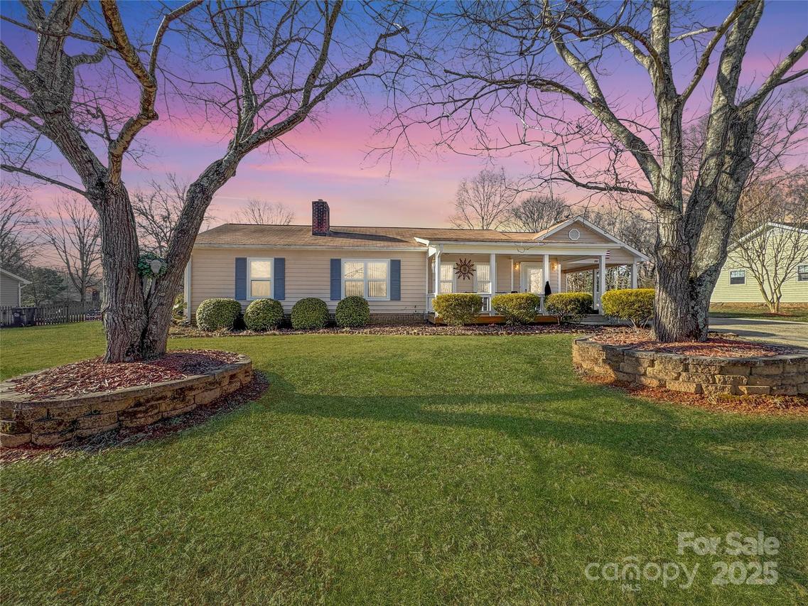 2316 Woodfield Cir., Gastonia, NC 28056