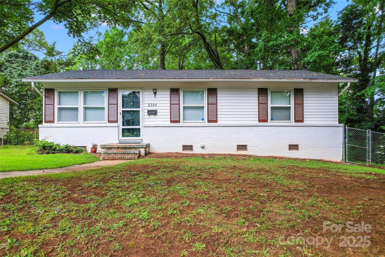 2328 Danforth Ln., Charlotte, NC 28208