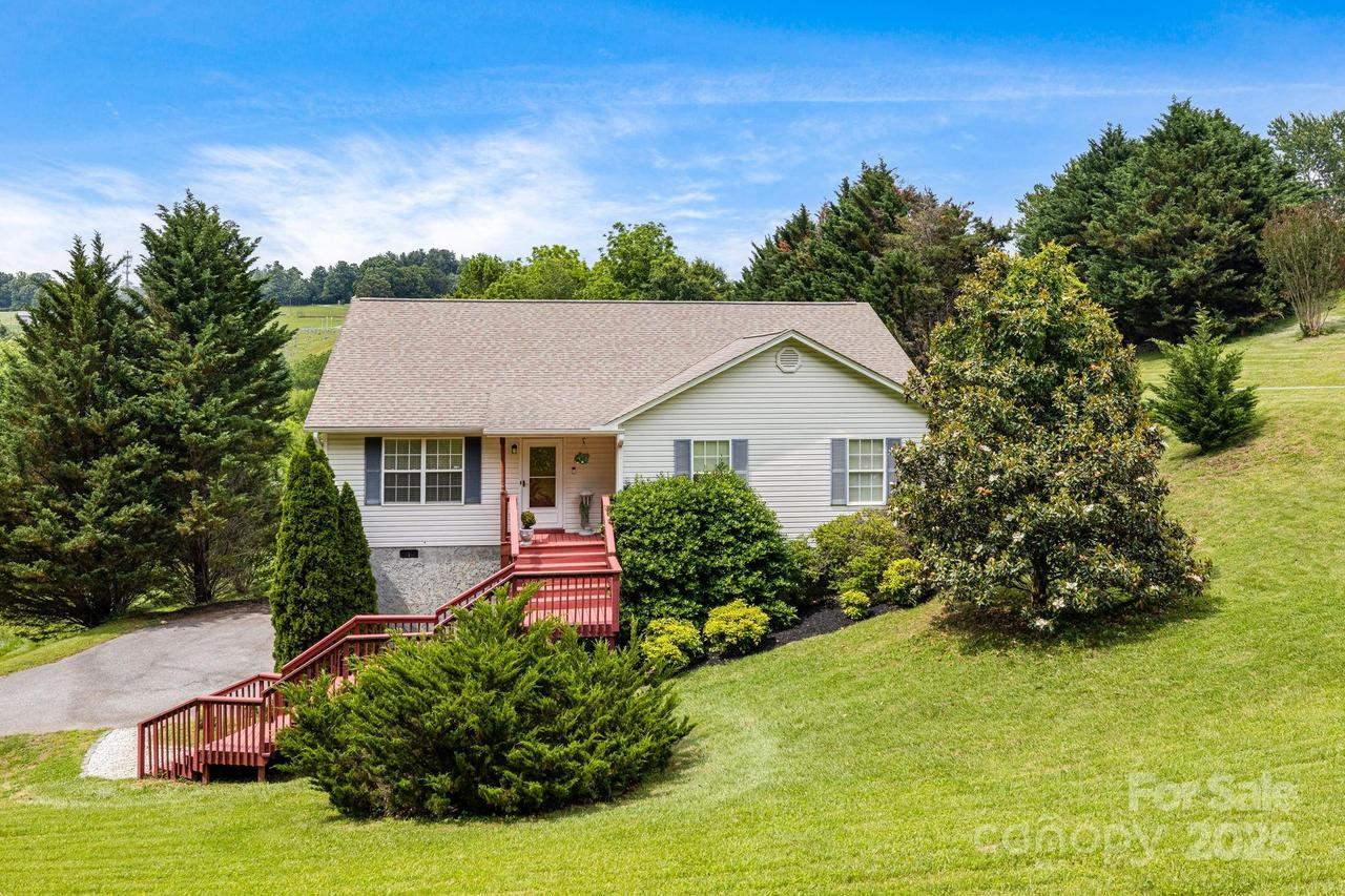 101 Michael Ct., Leicester, NC 28748