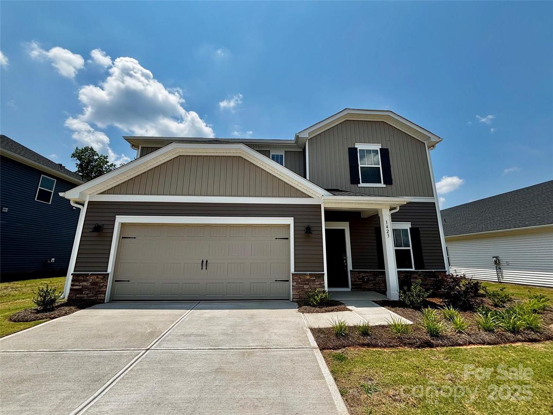 1423 Windy Park Dr., Stanley, NC 28164