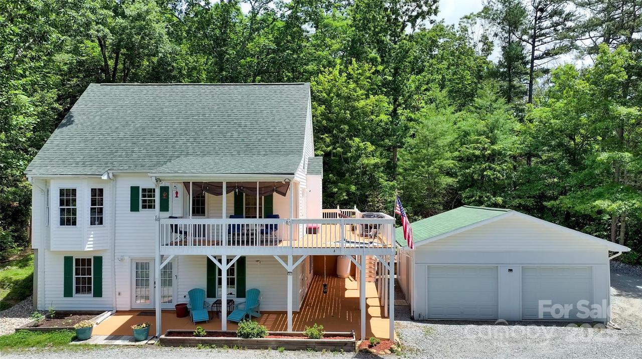 186 Hawks Point Dr., Zirconia, NC 28790