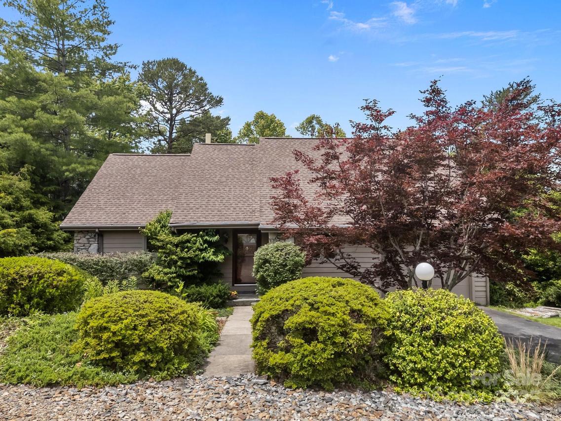 4 Zachary Ridge Rd., Asheville, NC 28804