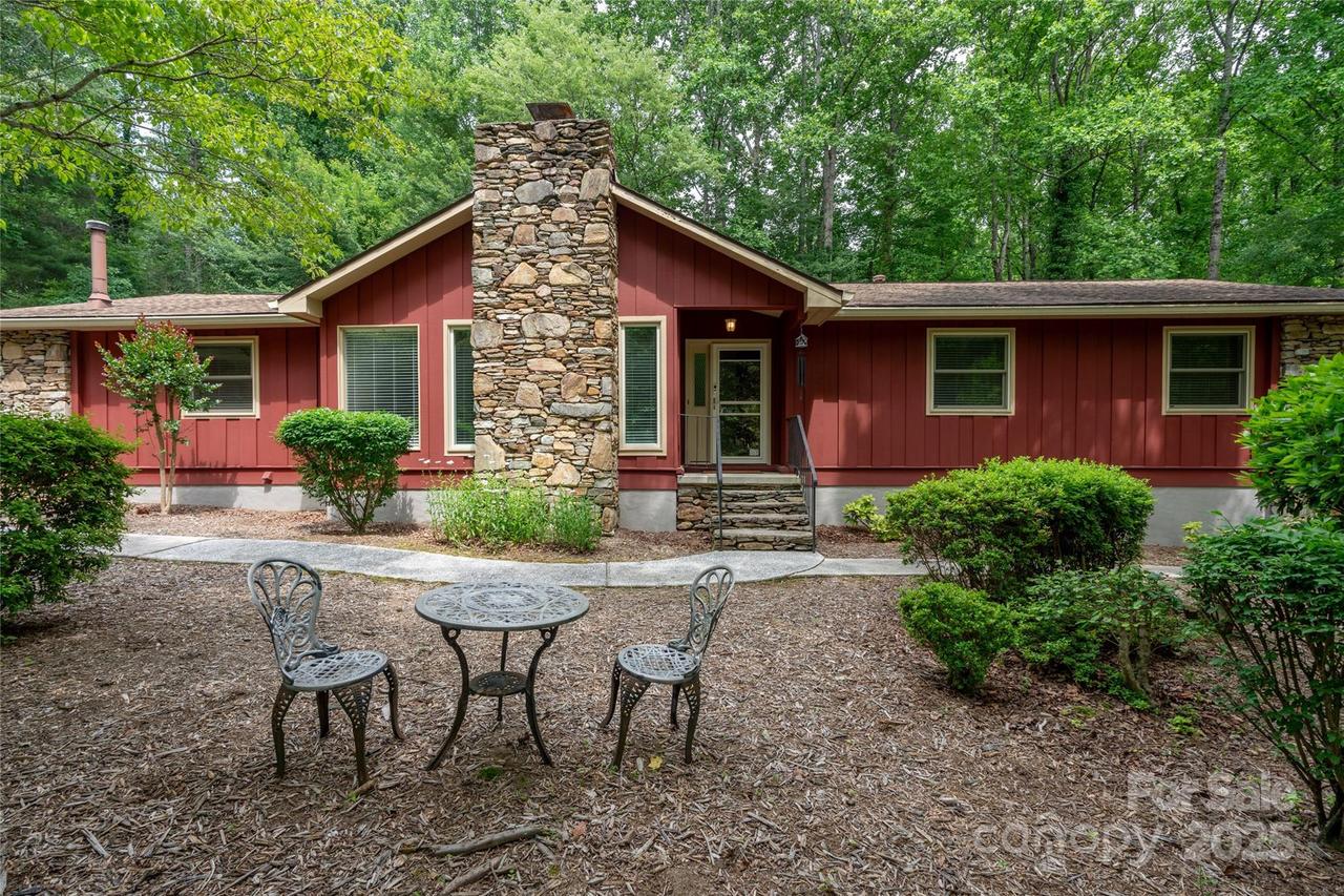 12 Surrey Run, Hendersonville, NC 28791