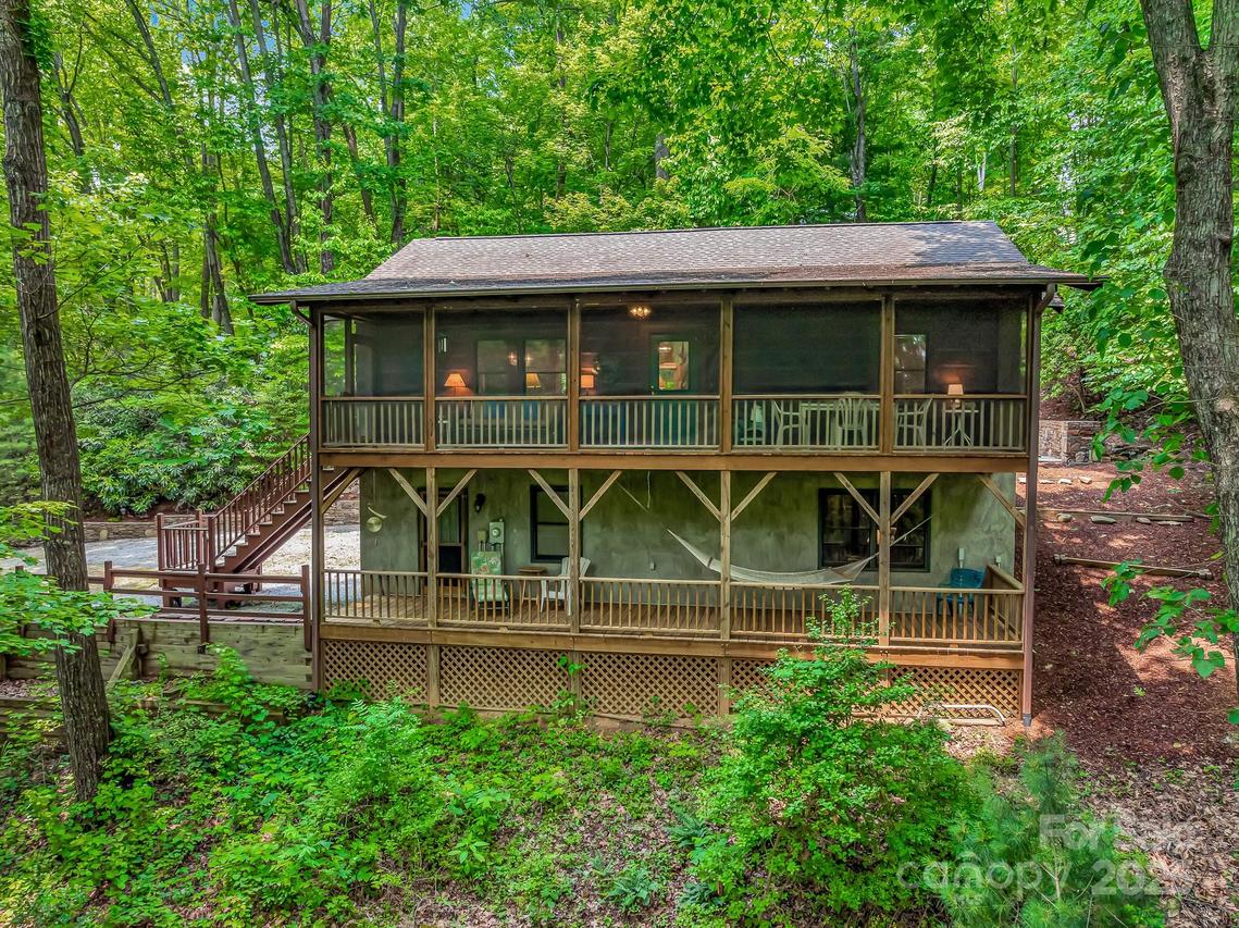 1501 Tanglewood Ln., Saluda, NC 28773