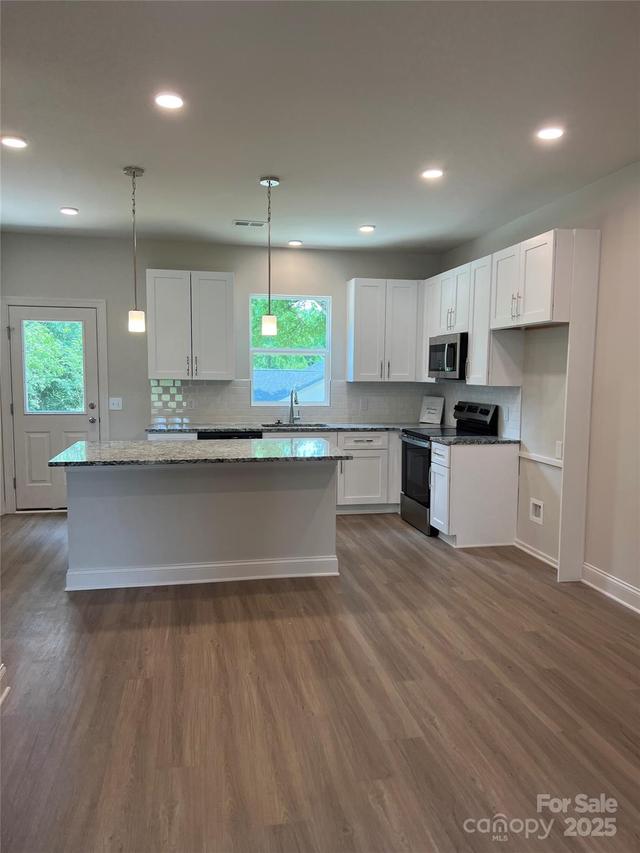 242 North Ave., Troutman, NC 28166