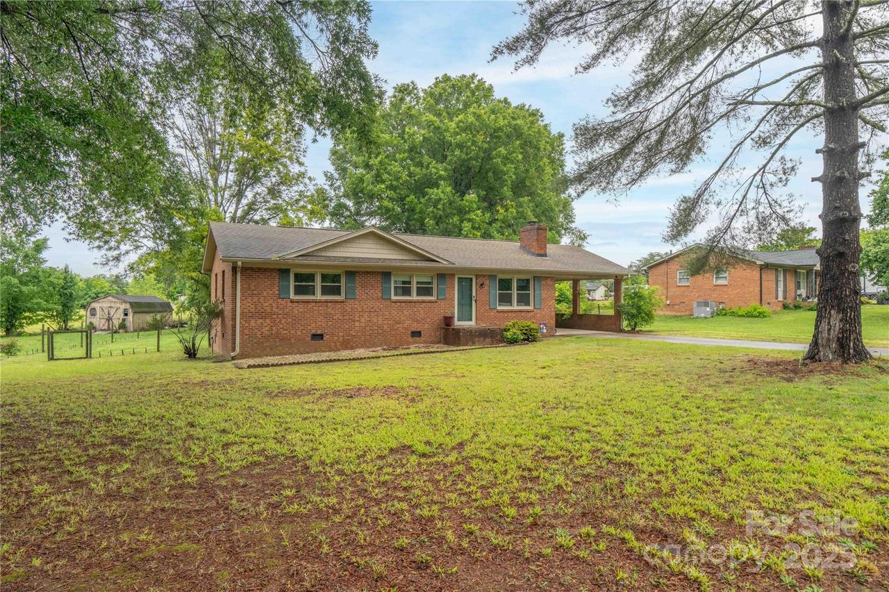 166 Stephanie Dr., Lexington, NC 27295
