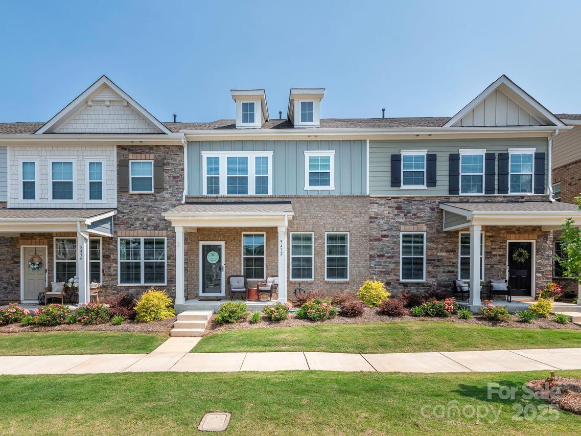 5432 Kinsbridge Dr., Charlotte, NC 28227