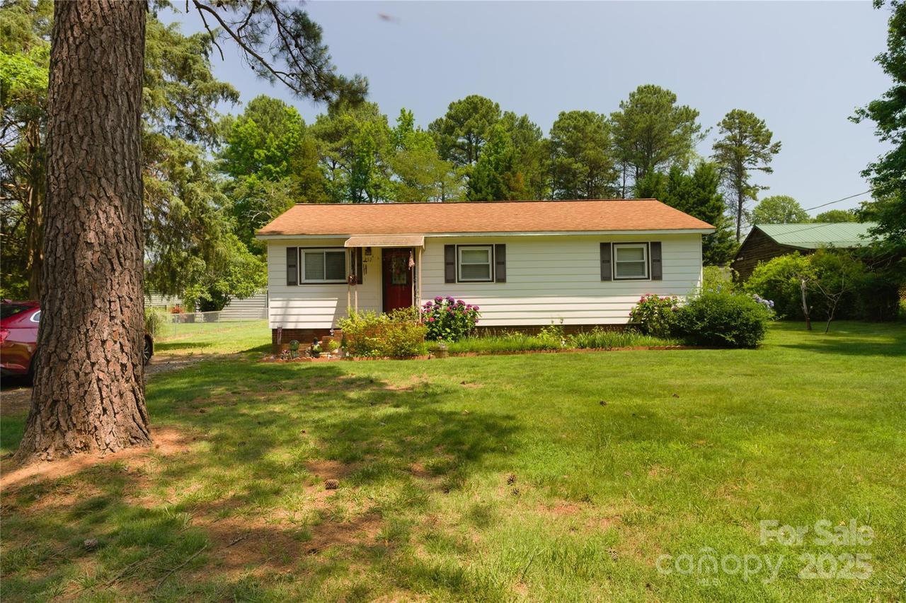 252 Chuckwood Rd., Mooresville, NC 28117