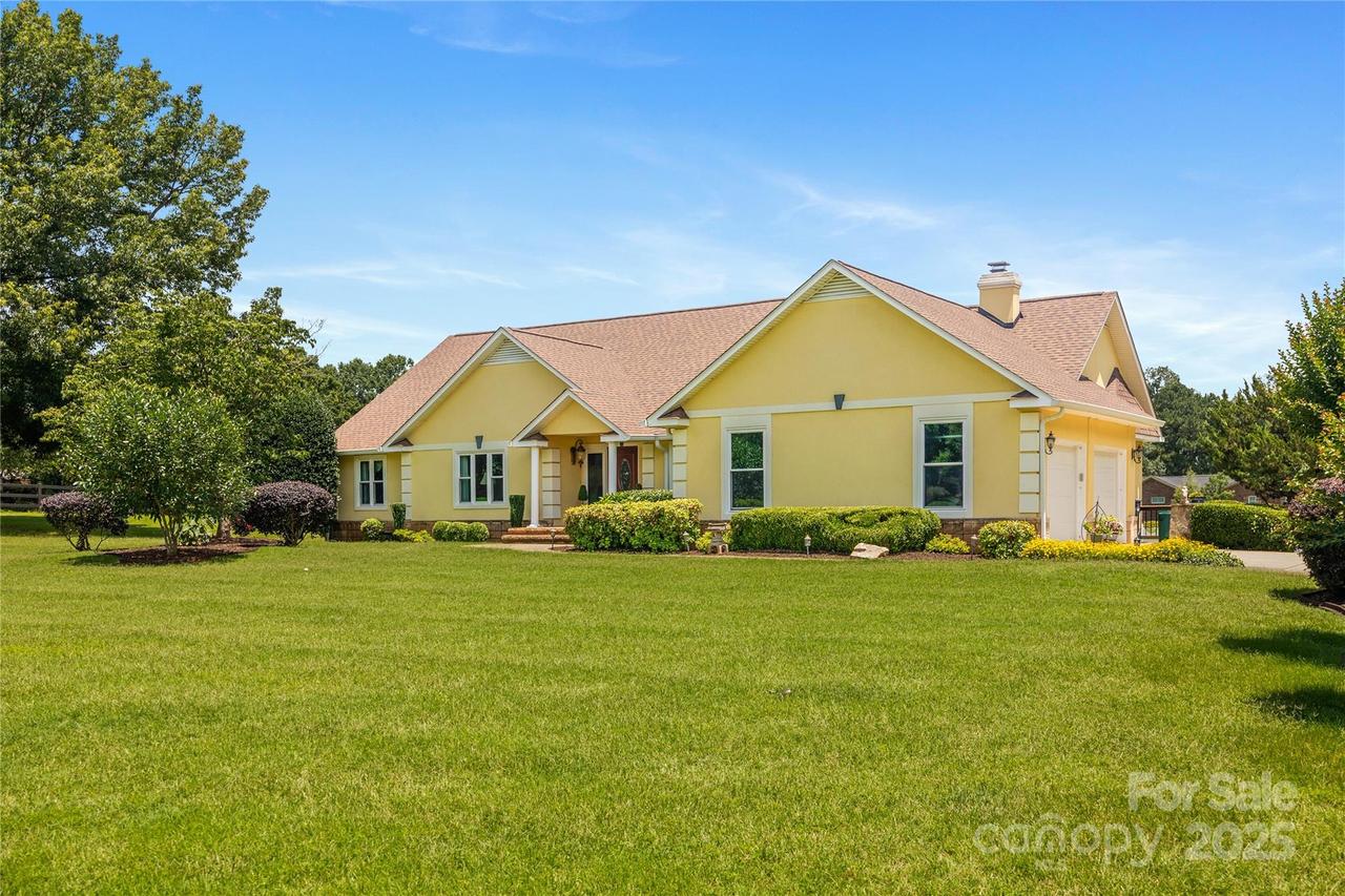205 Harwell Rd., Mooresville, NC 28117