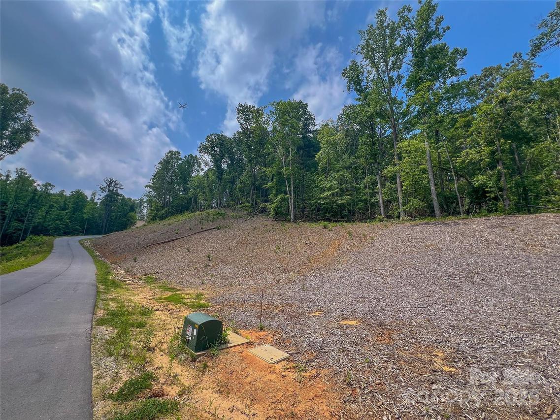 000 Northview Dr. #8, Hendersonville, NC 28791