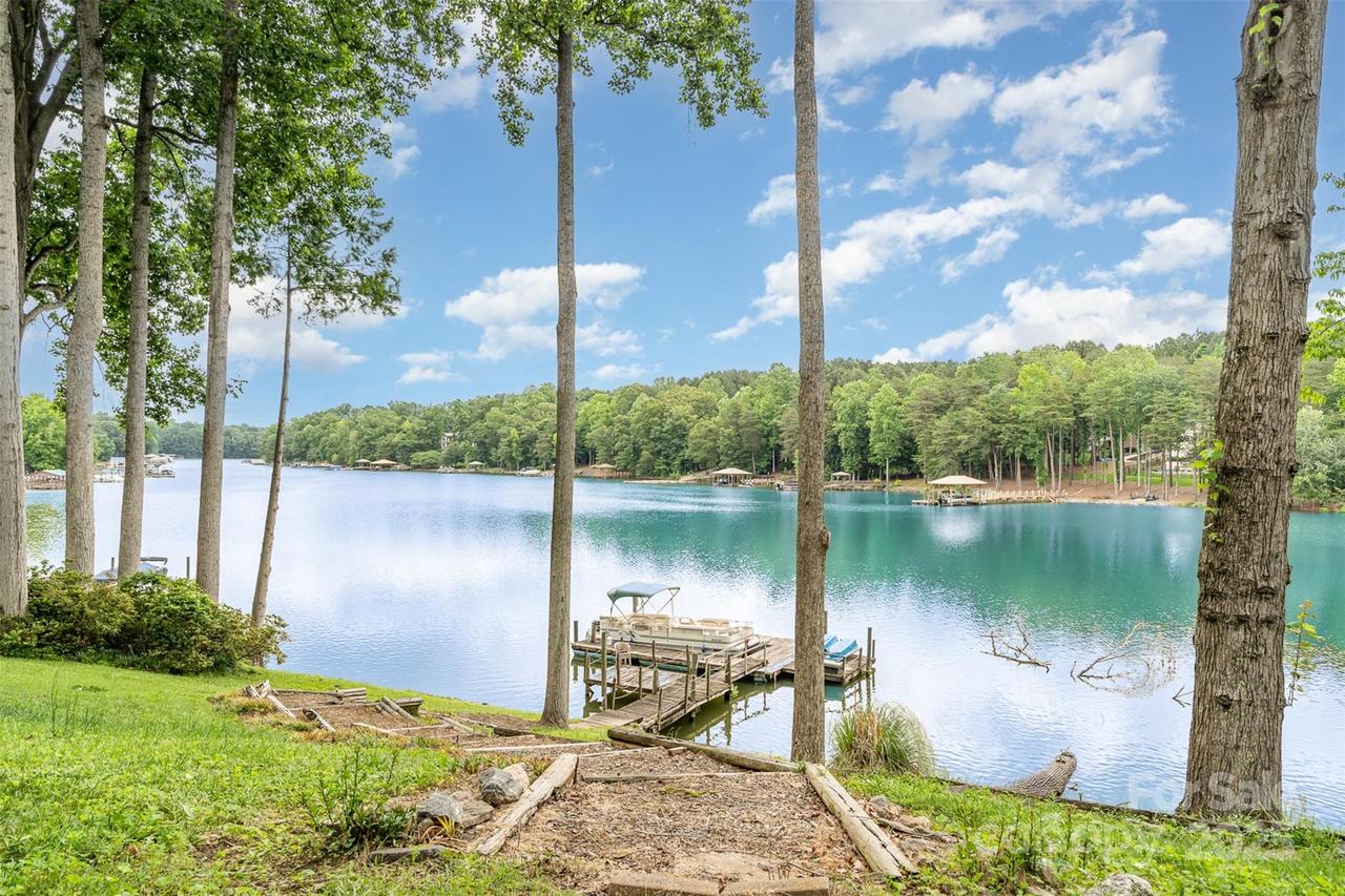 6719 Love Point Rd., Denver, NC 28037