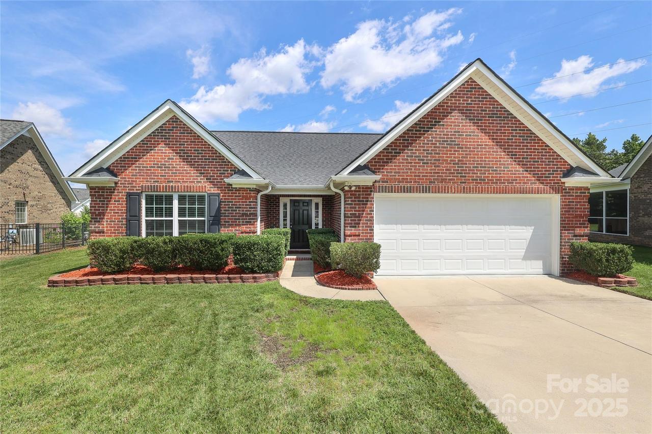 3523 Brickwood Cir., Midland, NC 28107