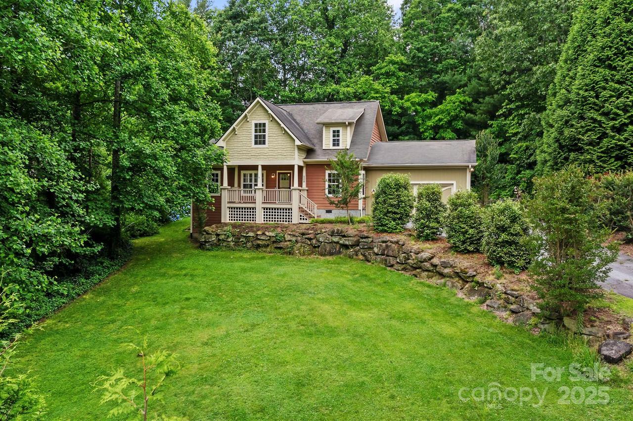508 Fairway Dr., Hendersonville, NC 28739