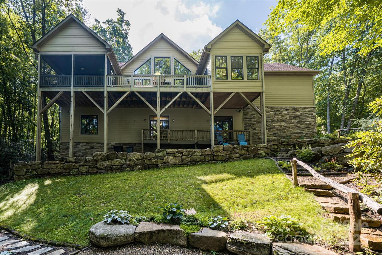 55 Highland Dr., Black Mountain, NC 28711