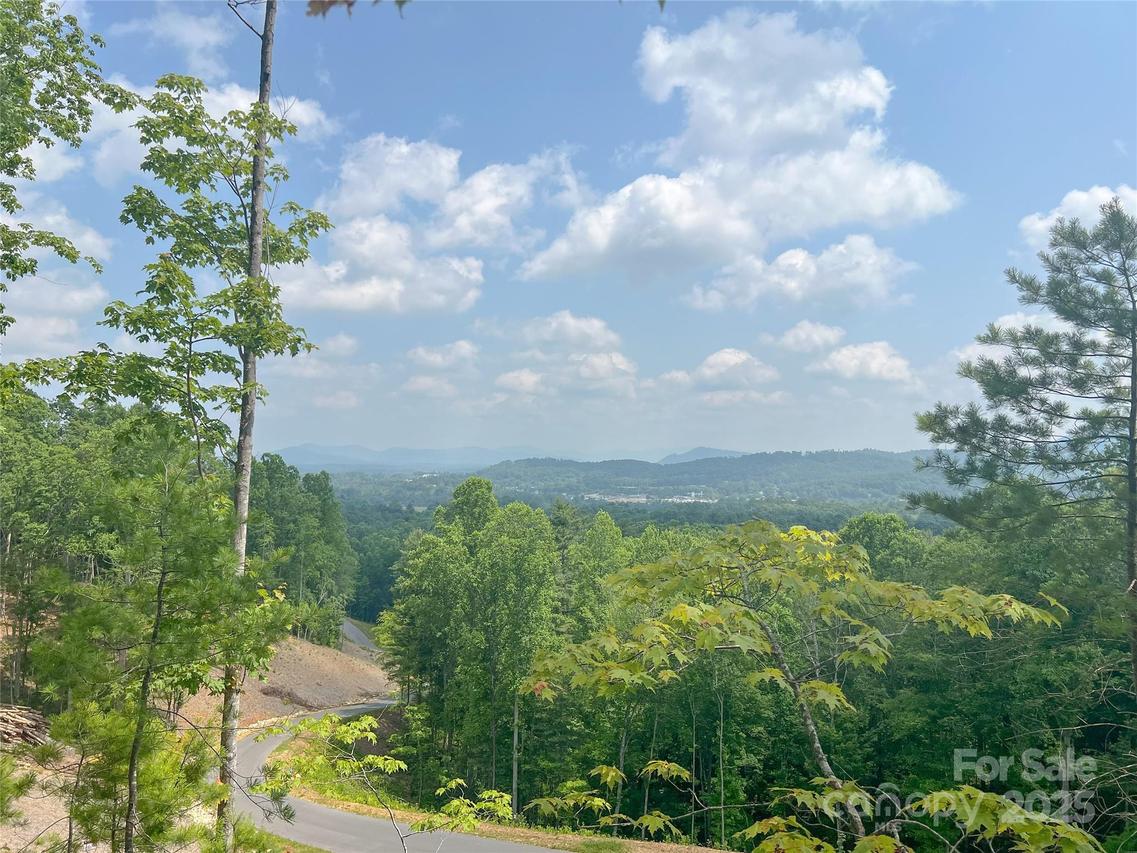 000 Northview Dr. #11, Hendersonville, NC 28791