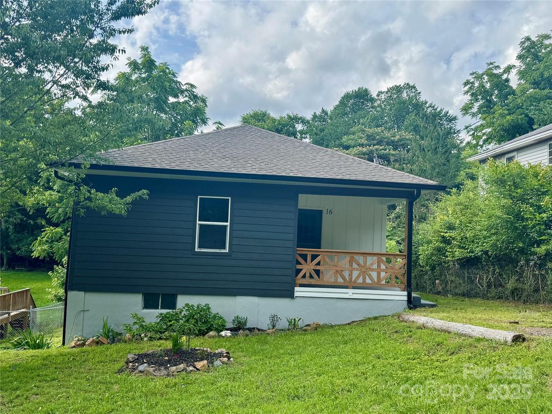16 Cherry St., Badin, NC 28001