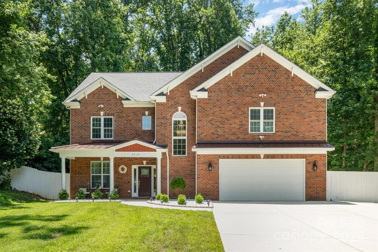 8418 Knollwood Cir., Charlotte, NC 28213
