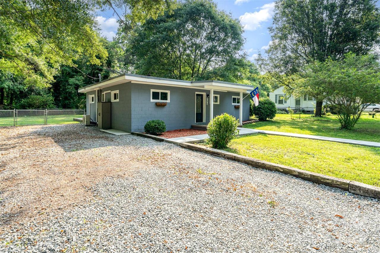 112 Lineberger St., Stanley, NC 28164
