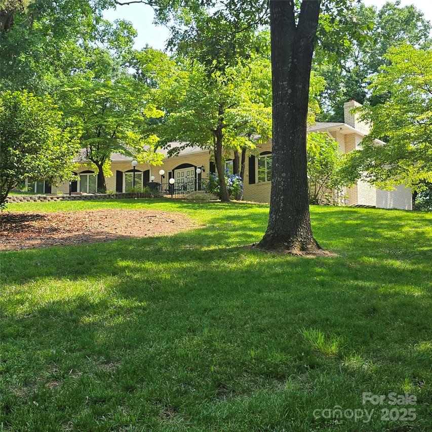 695 Knollcrest Dr., Concord, NC 28025