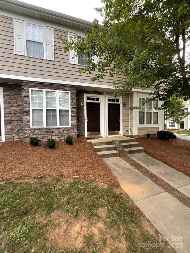 571 Goldstaff Ln., Charlotte, NC 28273