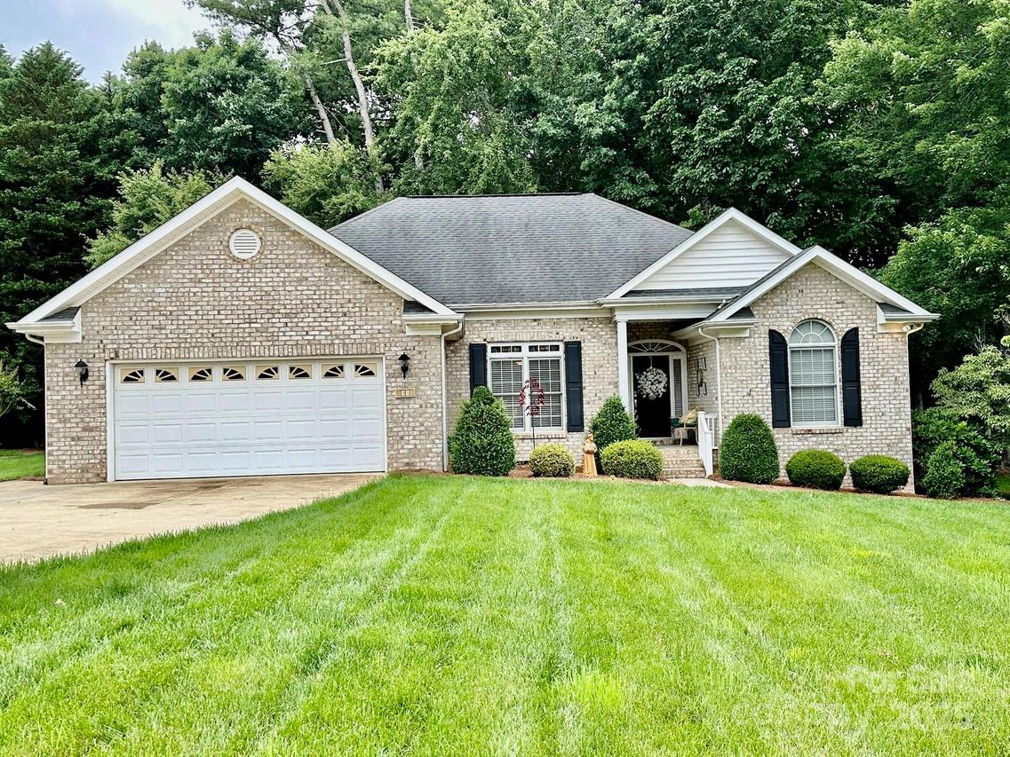 35 Wittenburg Springs Dr., Taylorsville, NC 28681