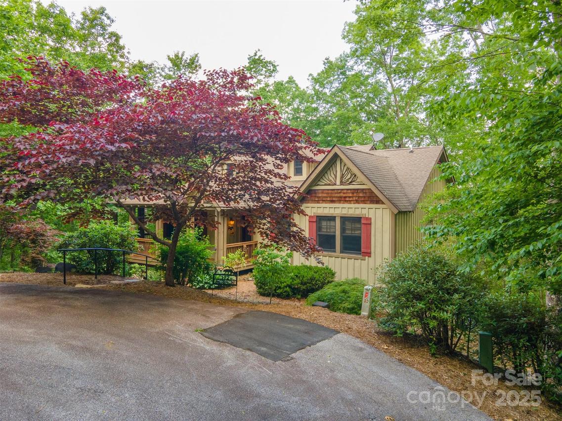172 Juneberry Ln., Tuckasegee, NC 28783