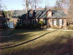 8212 Tuckalake Dr., Charlotte, NC 28215