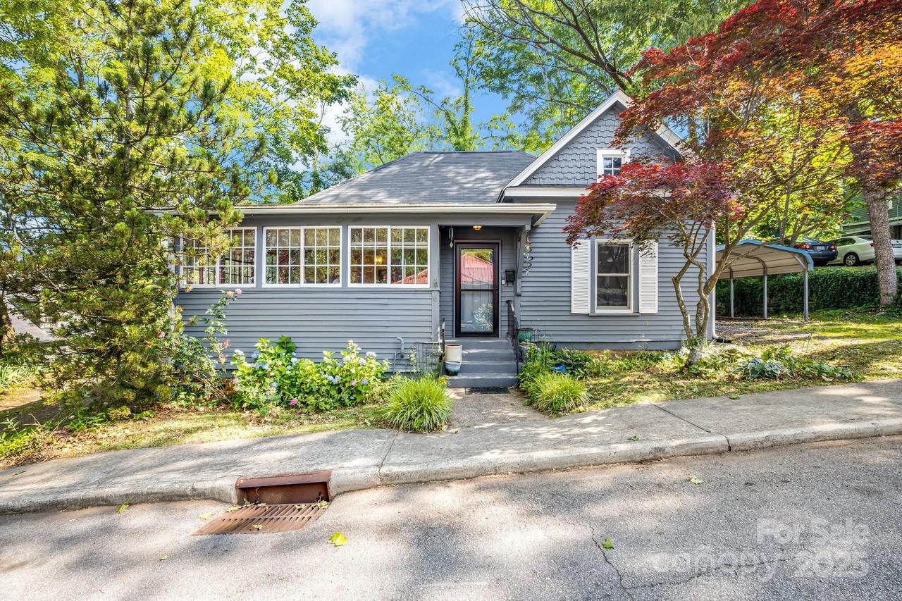 16 Blair St., Asheville, NC 28801