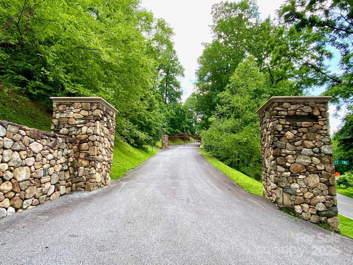 129 High Cliffs Tr., Black Mountain, NC 28711