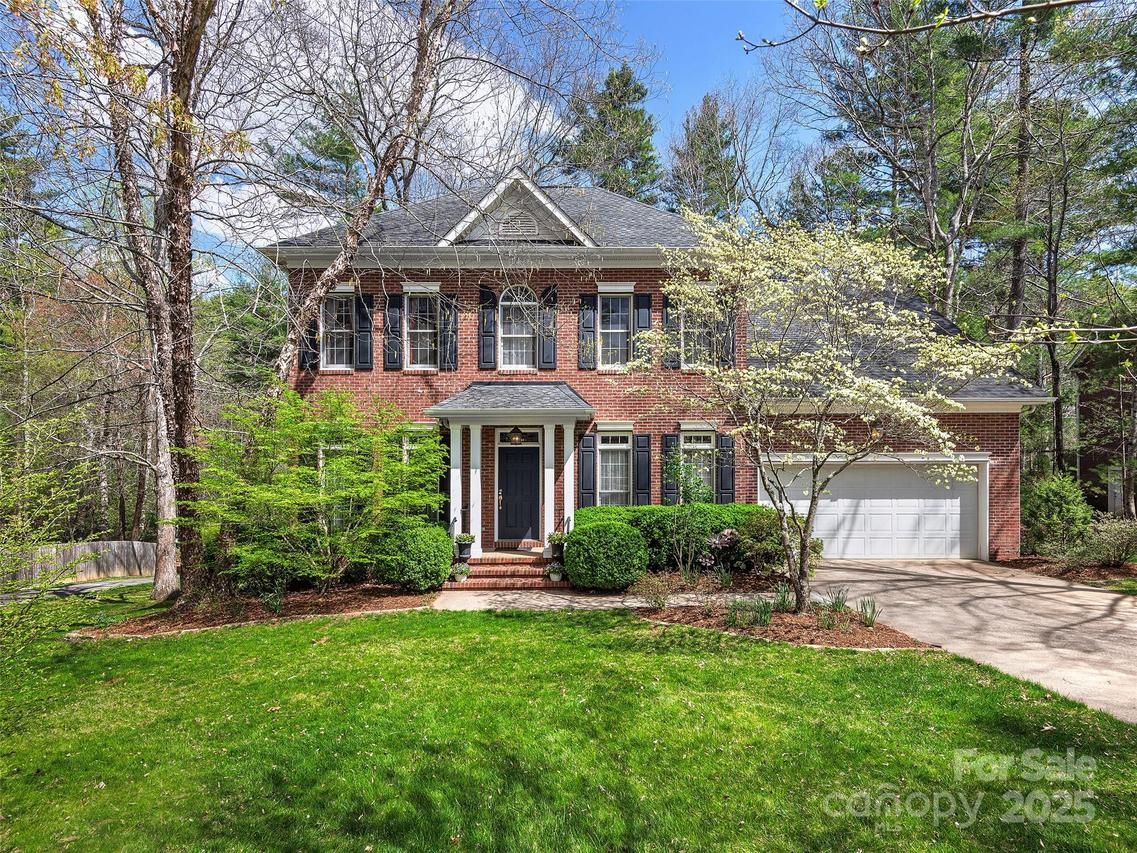 910 Woodvine Rd., Asheville, NC 28803
