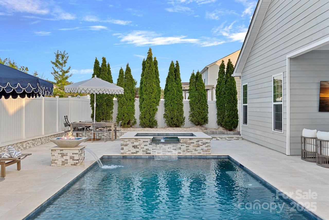 12615 Es Draper Dr., Huntersville, NC 28078