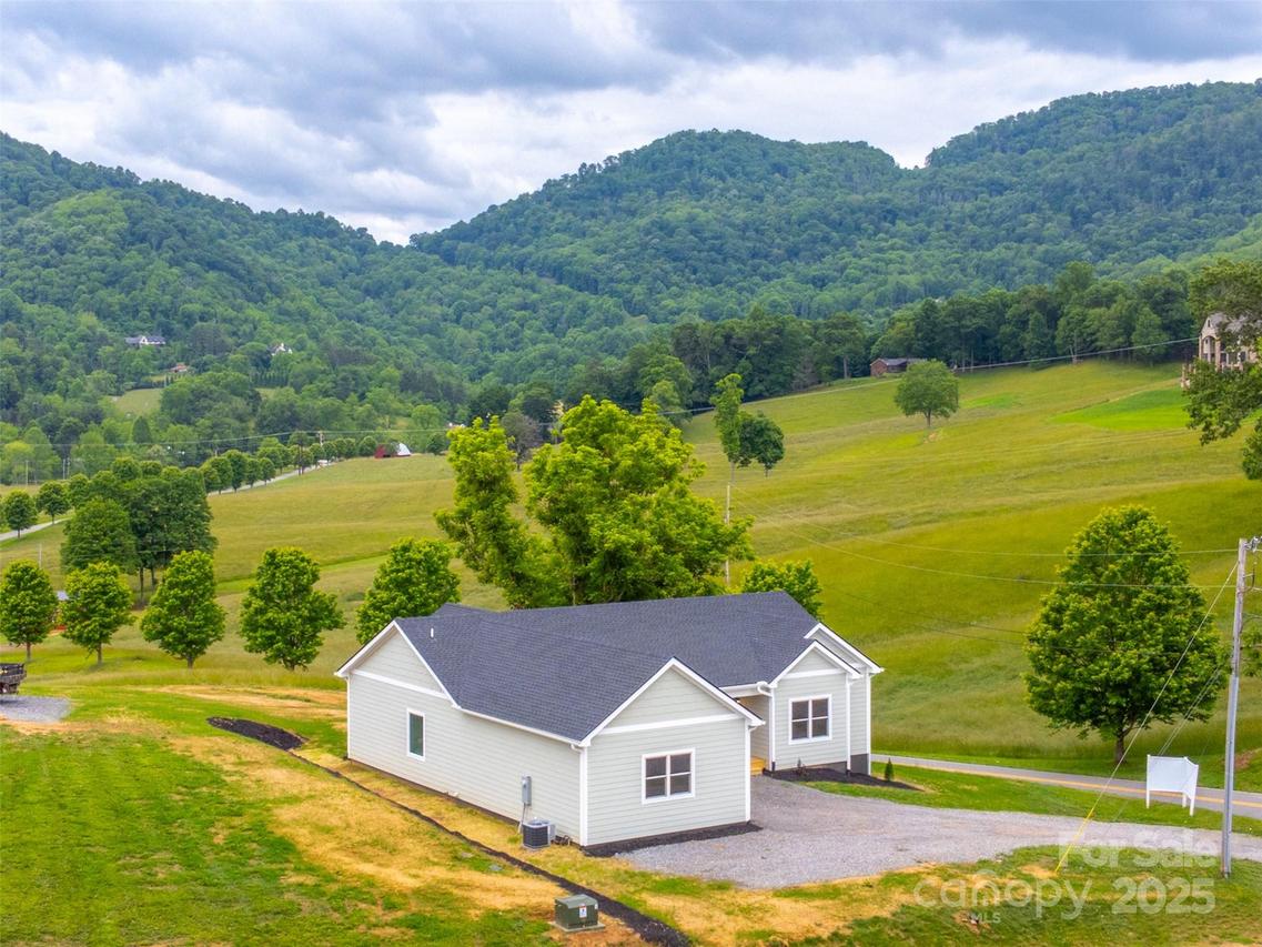 12 Gracie Rose St., Clyde, NC 28785