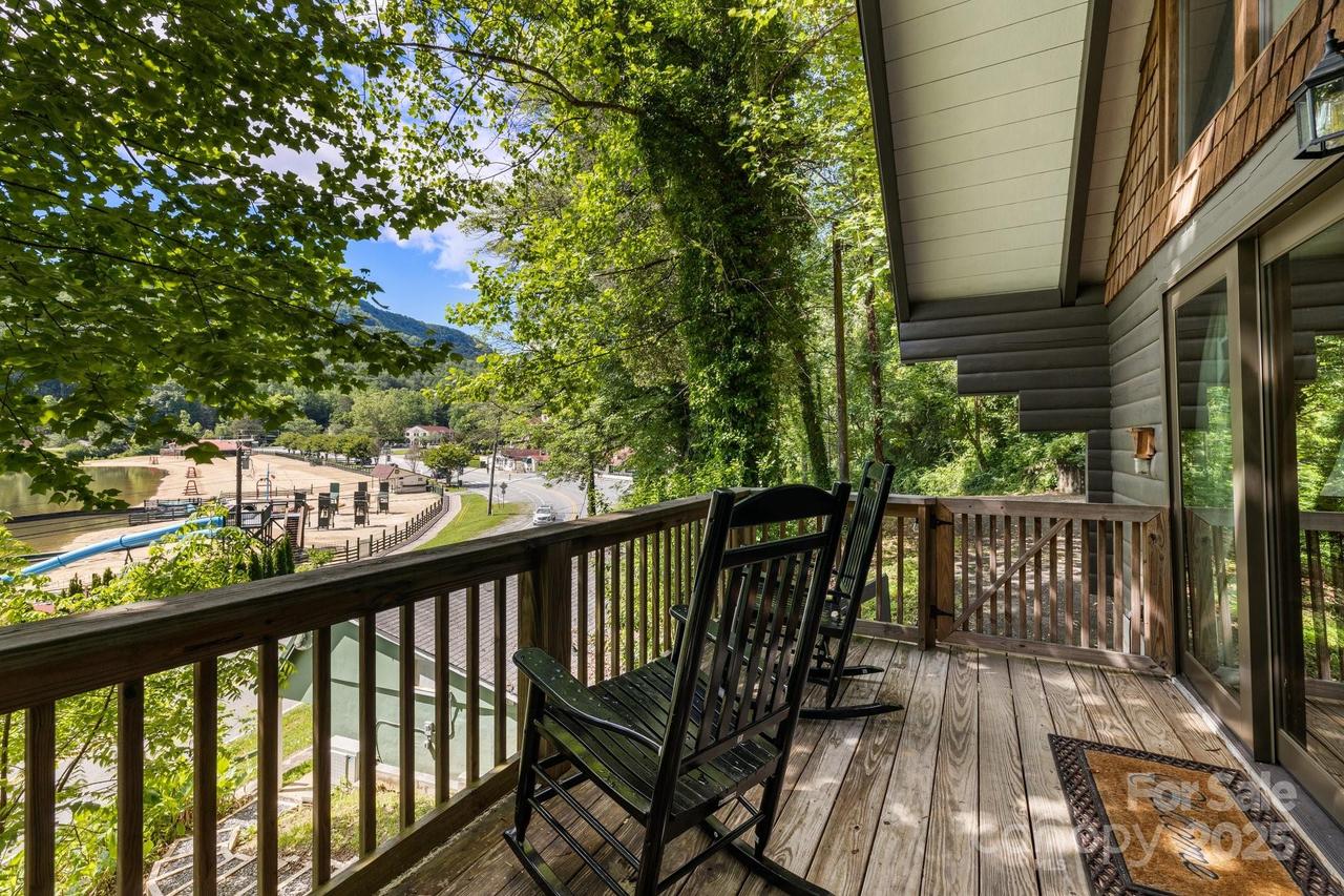2827 Memorial Hwy., Lake Lure, NC 28746