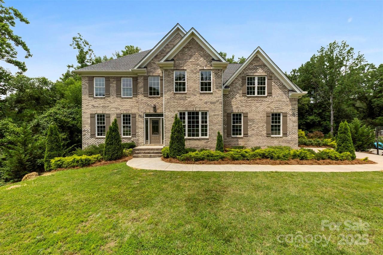 2857 Scarborough Ct., Gastonia, NC 28054