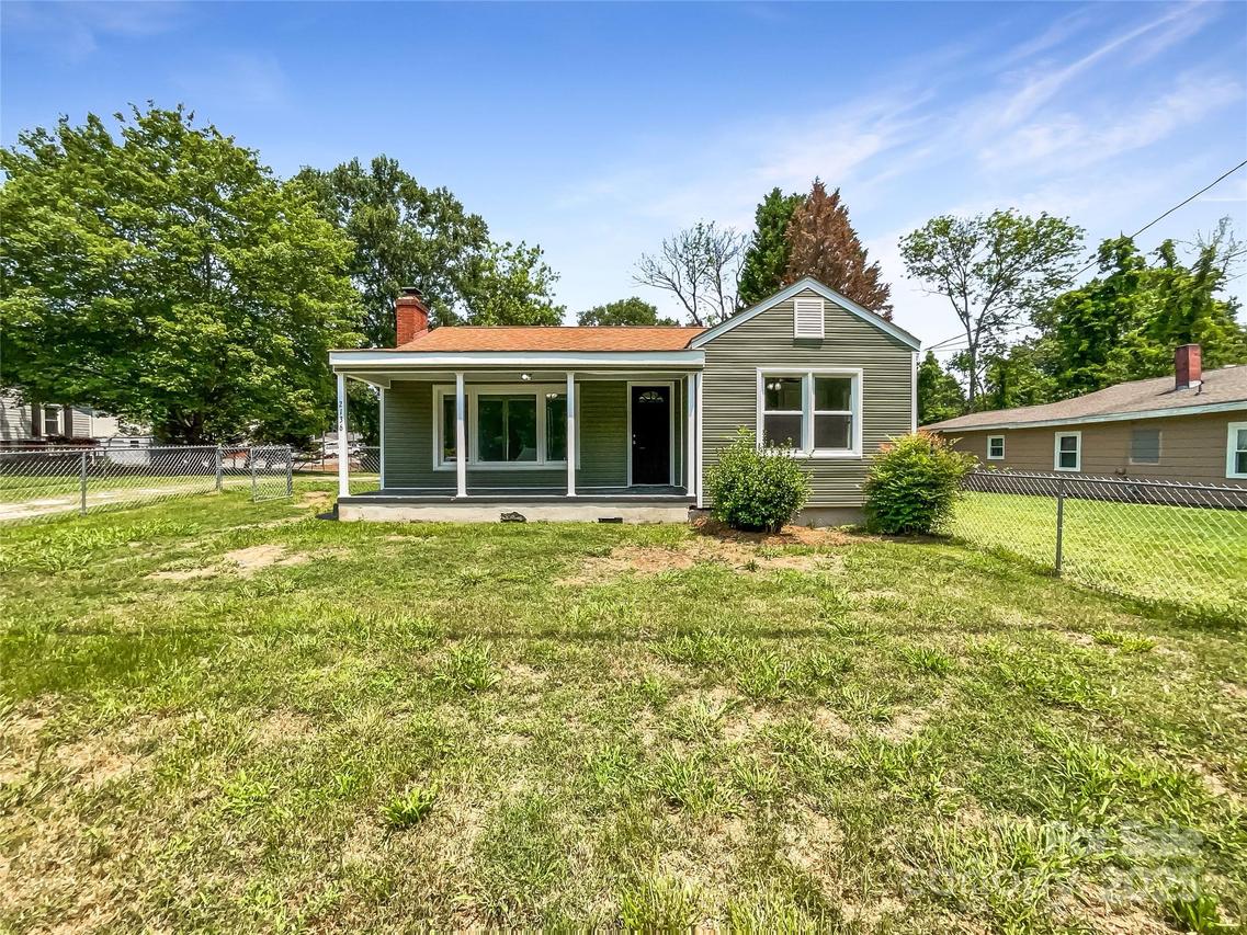 2136 W 6th Ave., Gastonia, NC 28052