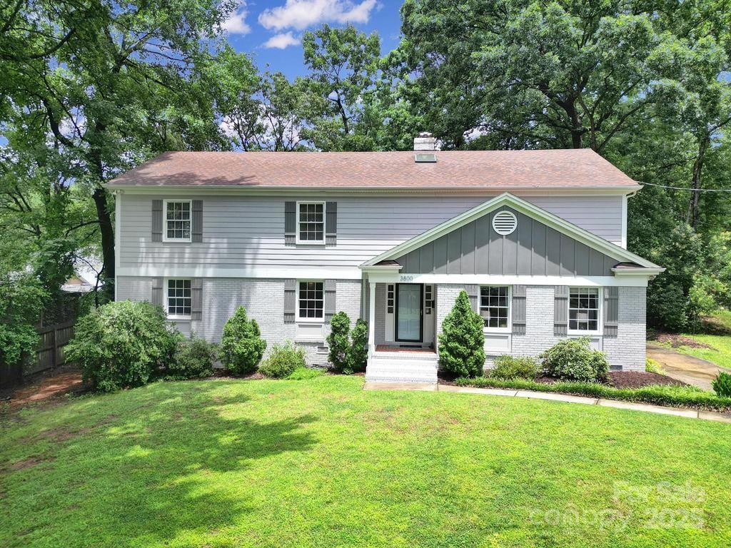 3800 Lovett Cir., Charlotte, NC 28210