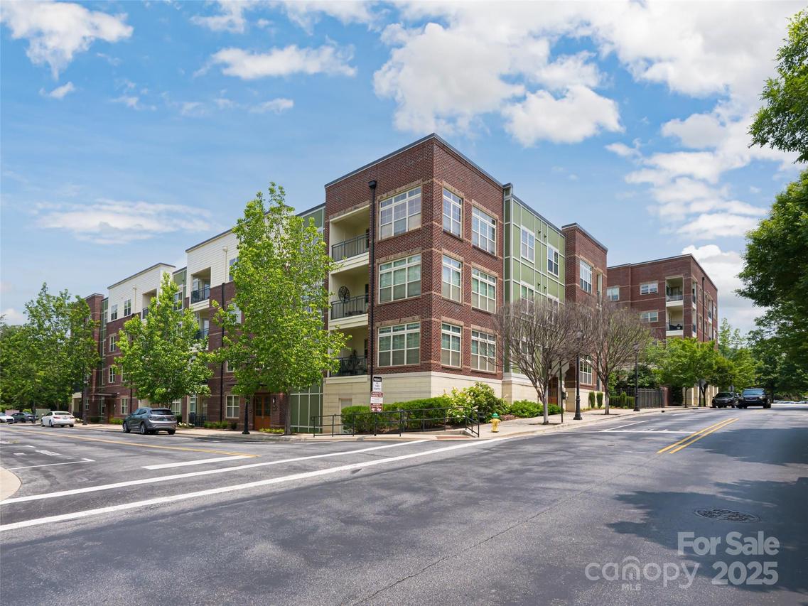 5 Farleigh St. #206, Asheville, NC 28803
