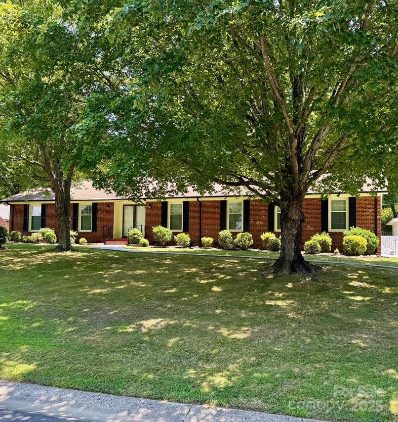 8616 Fallsdale Dr., Charlotte, NC 28214