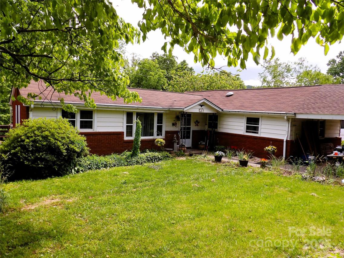345 Old Toll Cir., Black Mountain, NC 28711