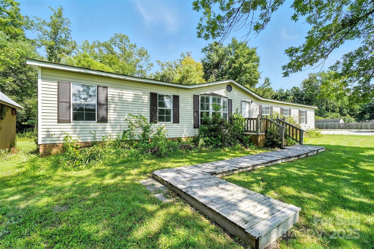3165 Caratoke Hwy., Currituck, NC 27929