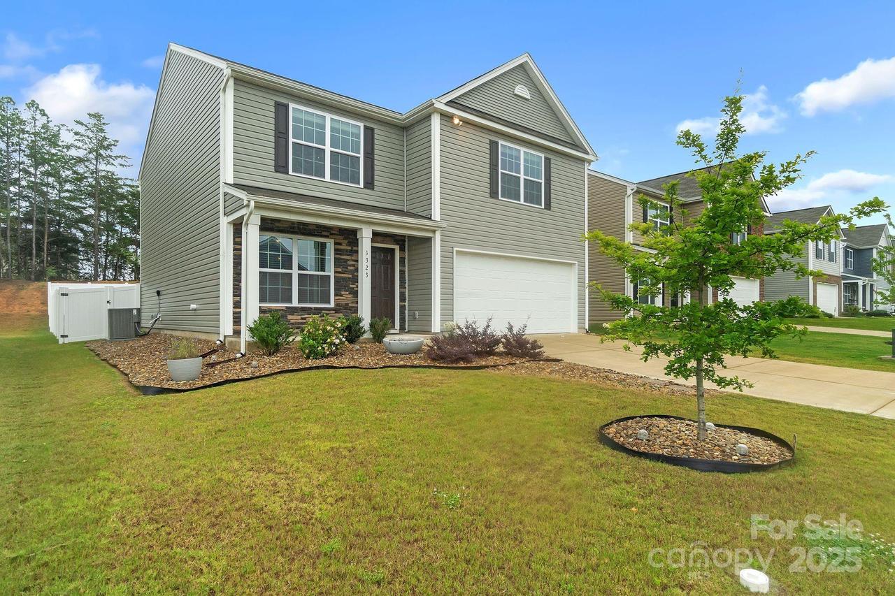 1323 Mifflin Ln., Dallas, NC 28034