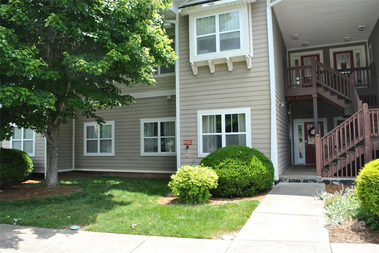 20 Foxden Dr. #203, Fletcher, NC 28732