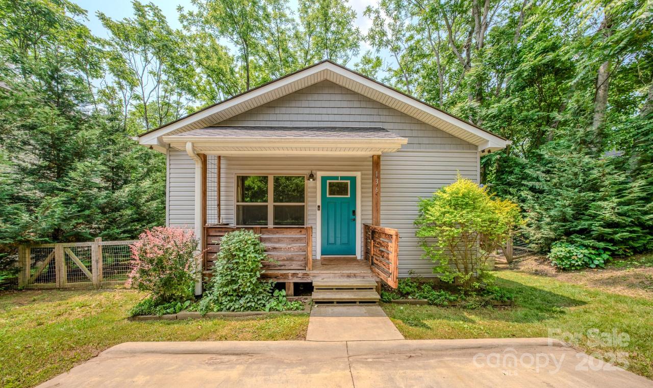 136 Old County Home Rd., Asheville, NC 28806