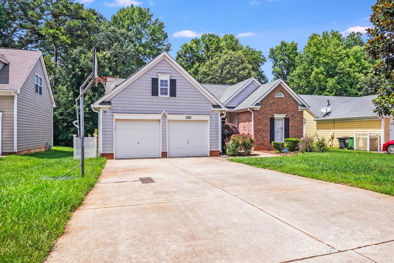 7033 Spandril Ln., Charlotte, NC 28215
