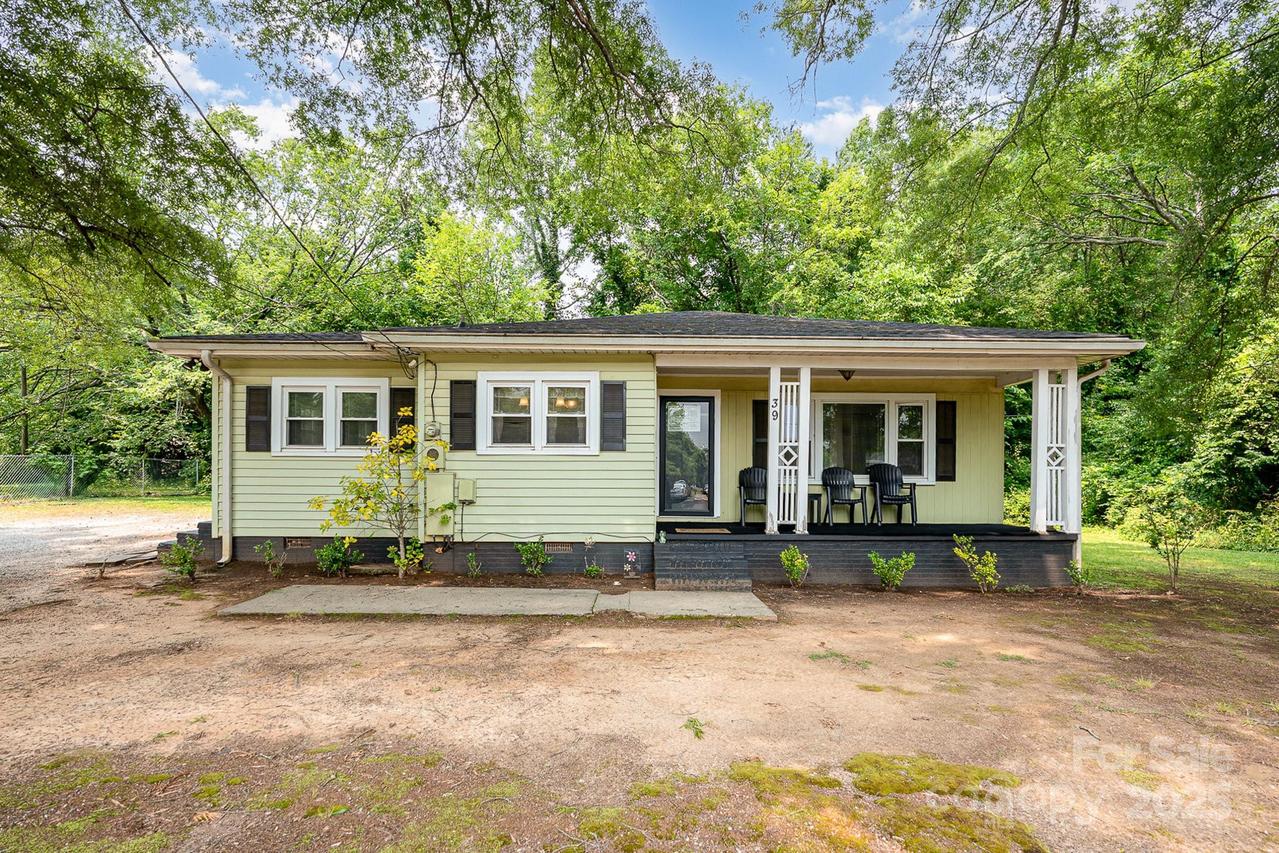 39 Selma Dr., Mooresville, NC 28115