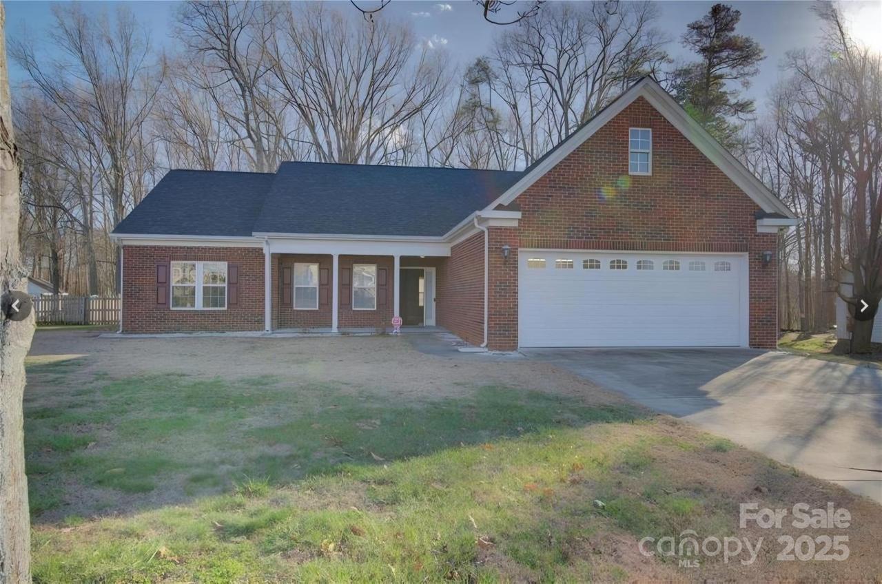 2712 Thornburg Ct., Monroe, NC 28110