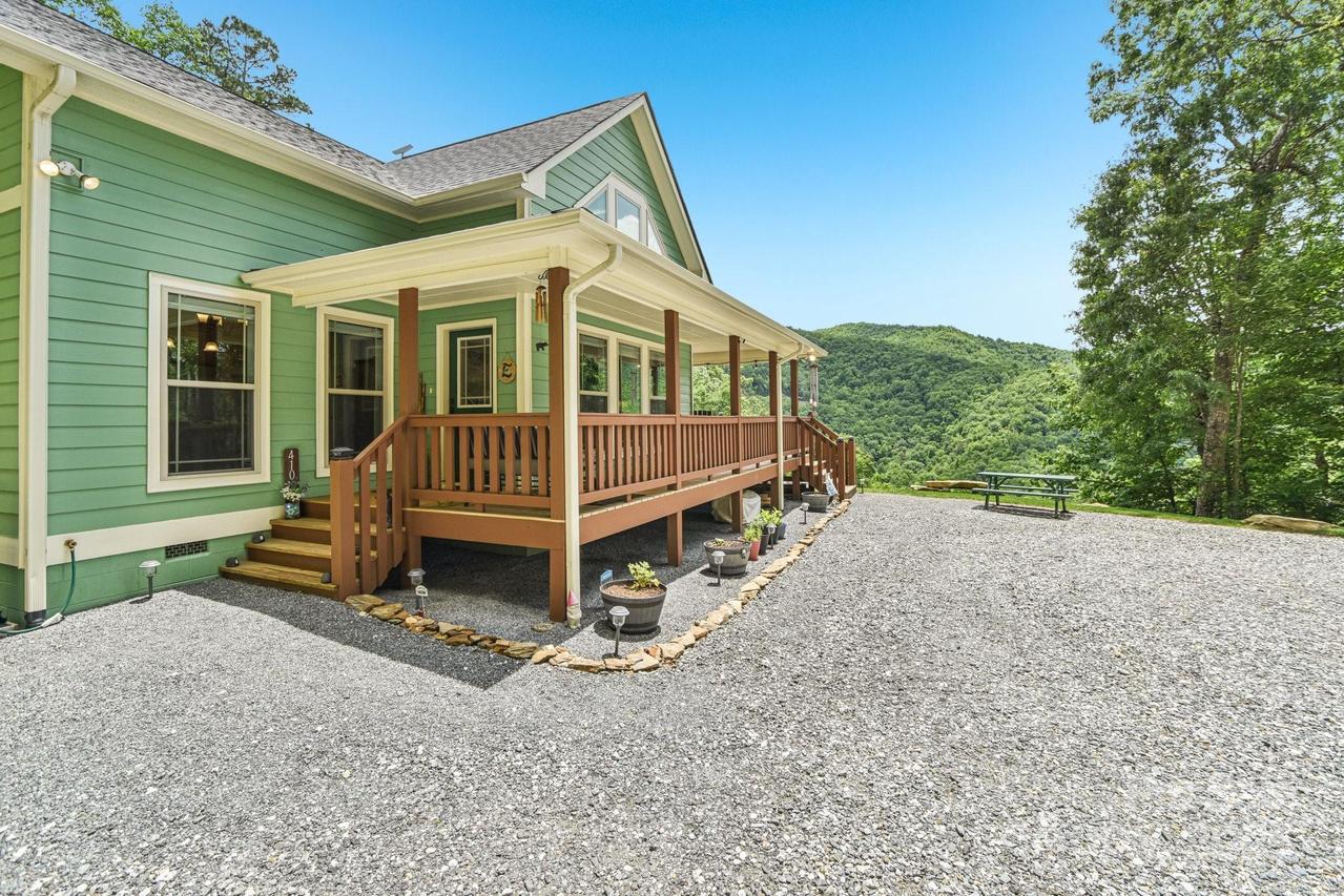 410 Moonlight Tr., Bryson City, NC 28713