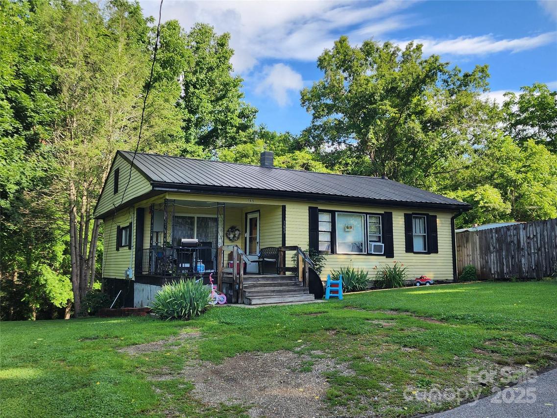 165 Ray St., Waynesville, NC 28786